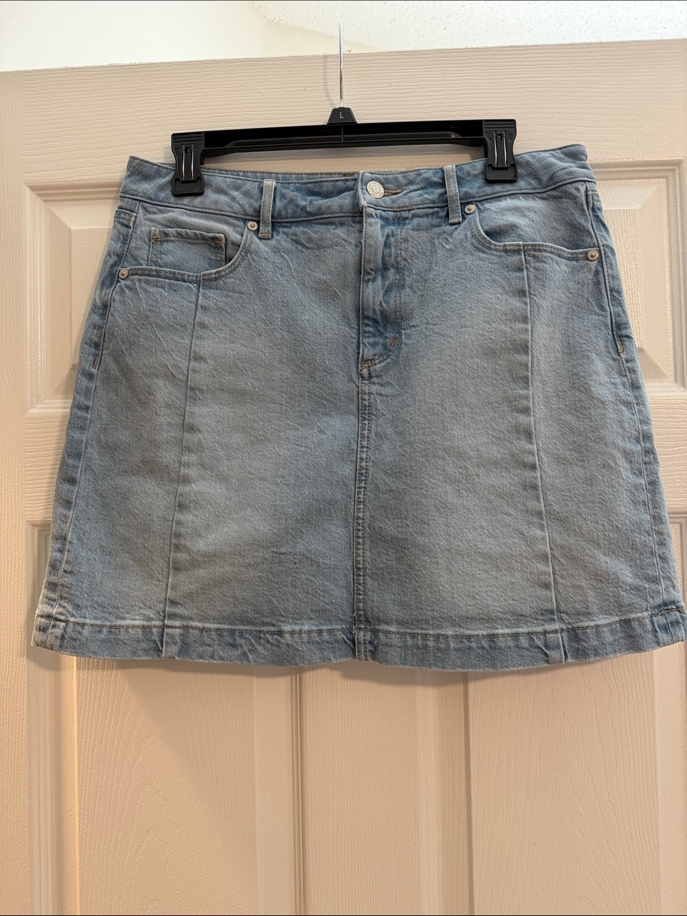 Gently worn-Light Blue Denim Mini Skirt - Casual Women's Skirt size 10